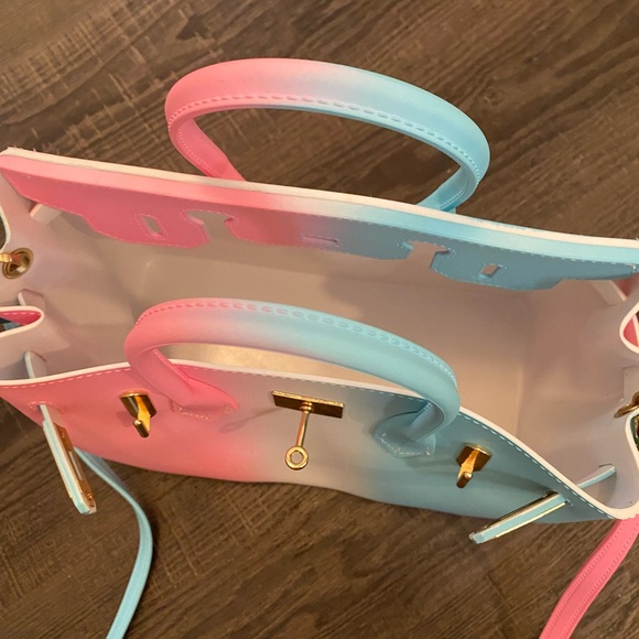 CANDY HANDBAG 👛 NWOT - Picture 10 of 11